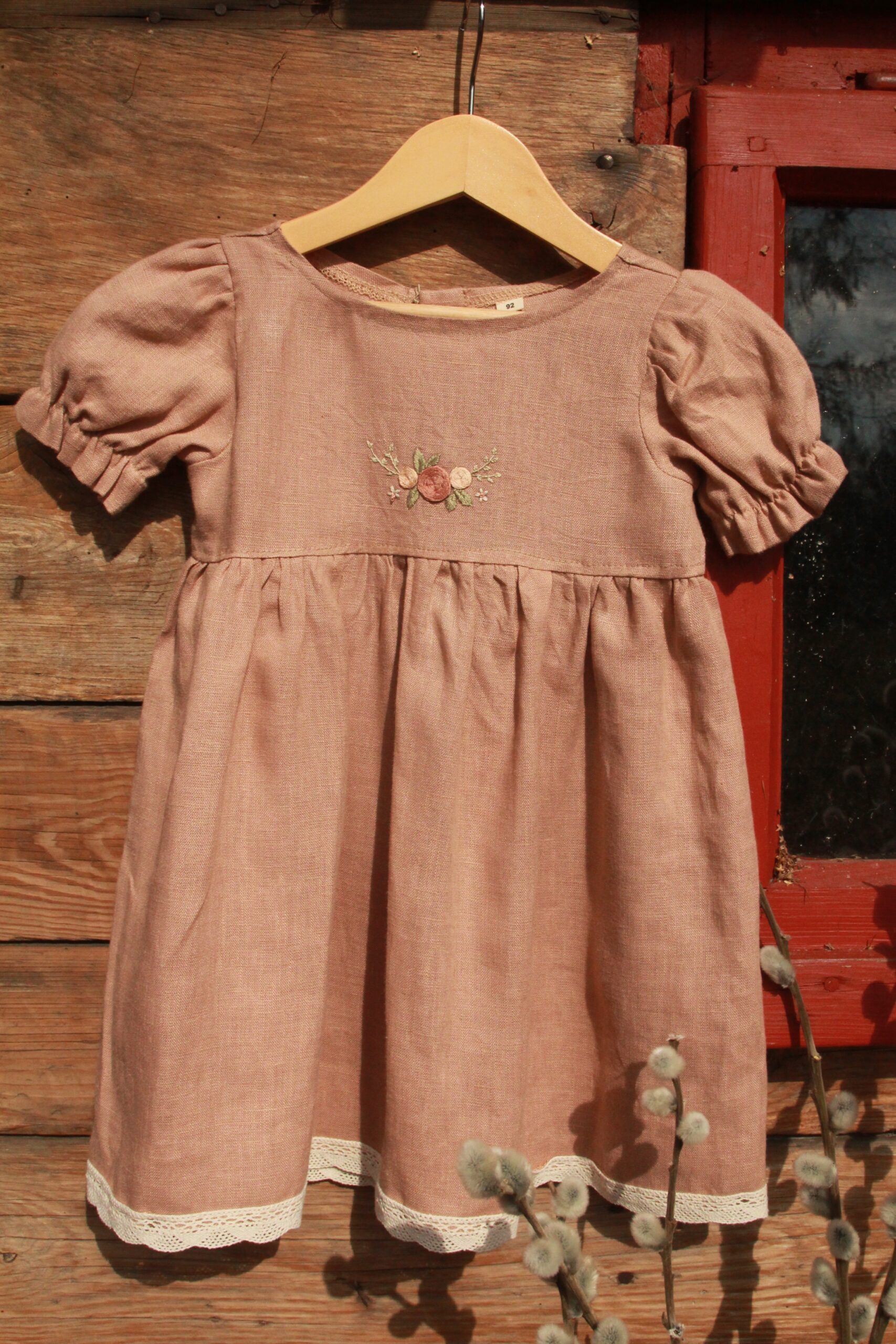 Sukienka Jagienka- róże- rozm. 92