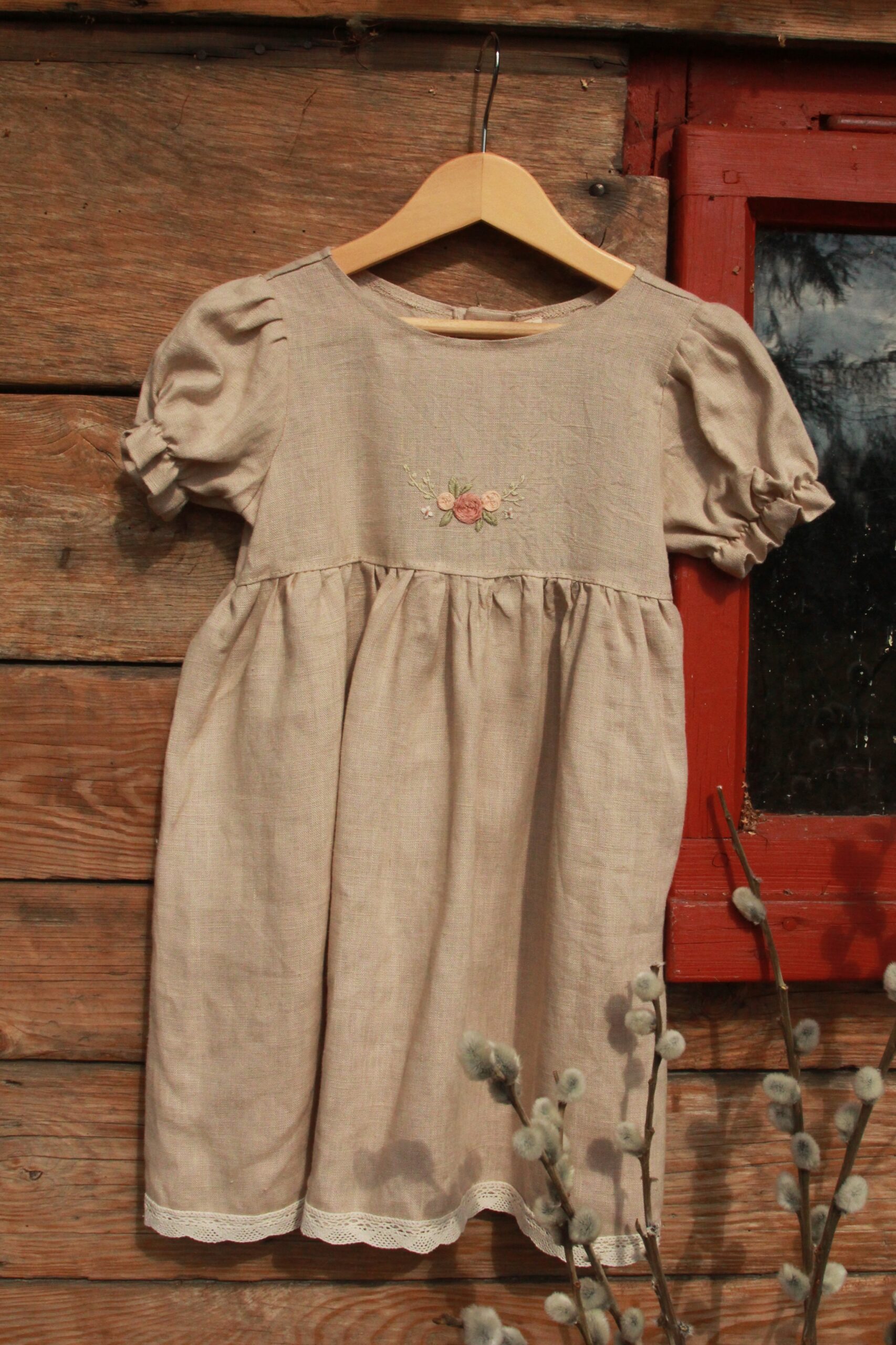 Sukienka Jagienka- róże- rozm. 98